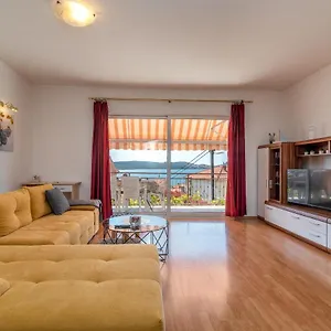 https://apartman-ivana-trogir.splithotels.org